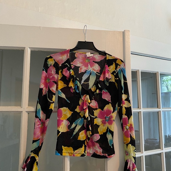 REPOP
Cute little vintage Cache top - Picture 2 of 4